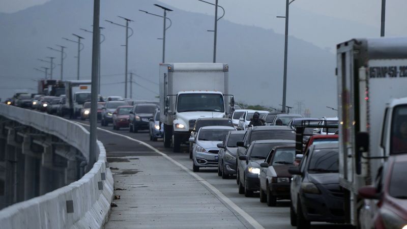 trafico entrada san salvador bulevar integracion