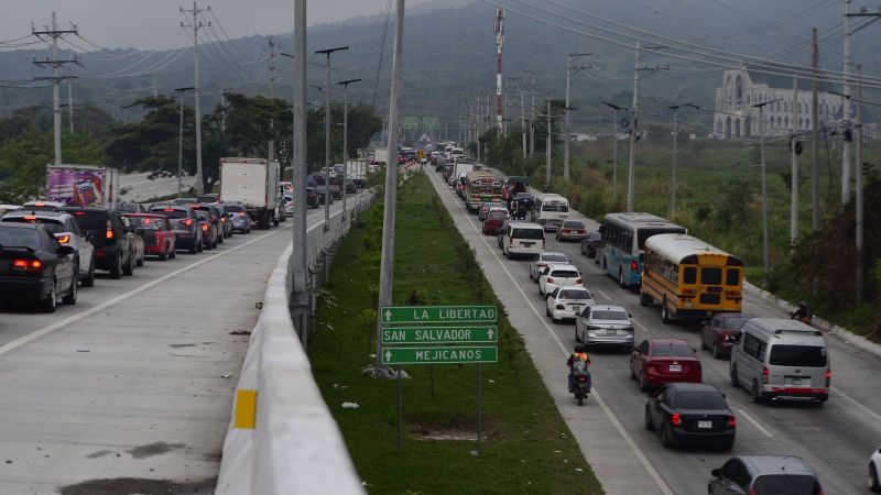 trafico entrada san salvador bulevar integracion