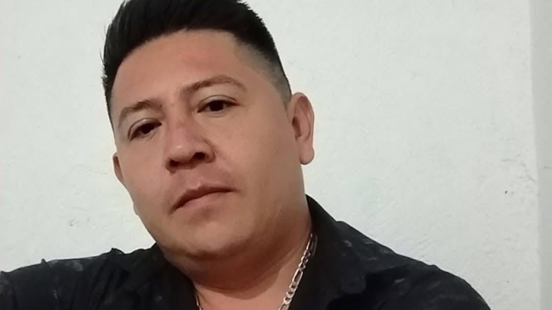 Julio Eusebio Labra, del grupo Conquistadores de la Sierra, fue asesinado mientras interpretaba uno de los temas en un fiesta privada.  / 