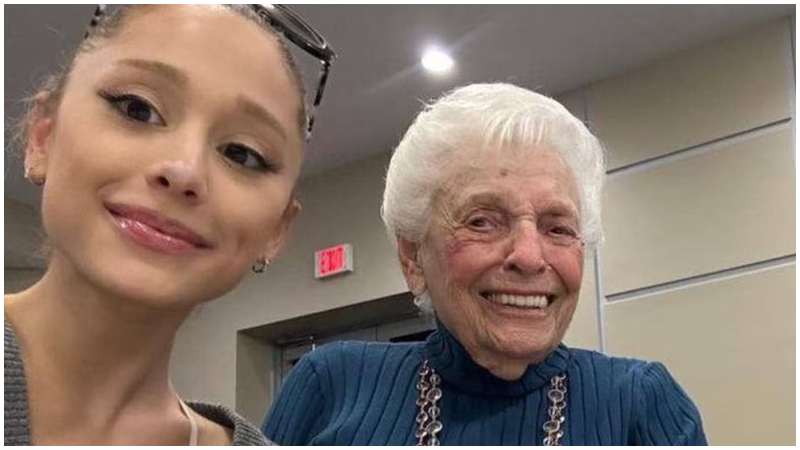 Ariana- Grande- abuela