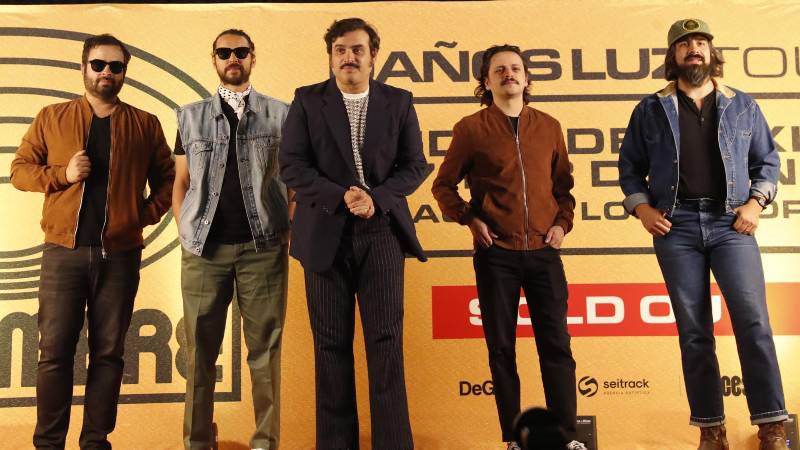 Banda de rock alternativo mexicana Enjambre