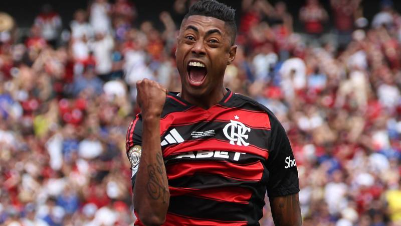 El delantero brasileño #27 del Flamengo, Bruno Henrique, celebra el primer gol de su equipo durante el partido del Grupo D de la Copa Mundial de Clubes de la FIFA 2025 entre el CR Flamengo de Brasil y el Chelsea de Inglaterra en el estadio Lincoln Financial Field en Filadelfia el 20 de junio de 2025. (Foto de FRANCK FIFE / AFP)