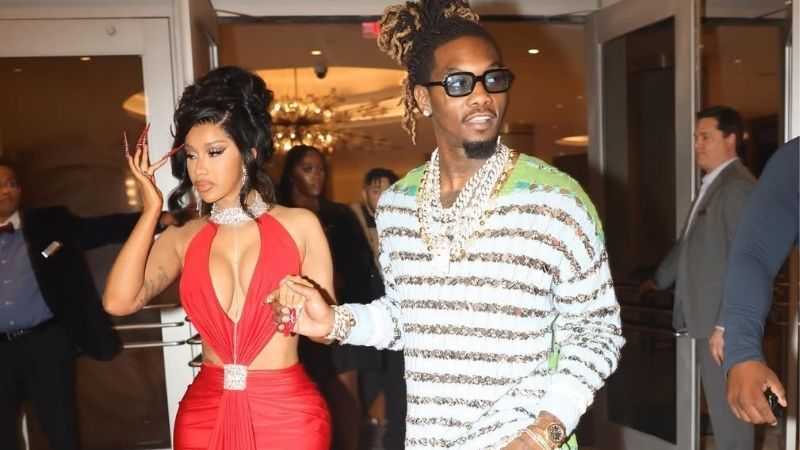 Cardi B y su ex esposo Offset, con quien comparte tres hijos.  / 