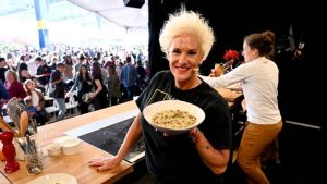 Chef Anne Burrell muere a los 55 años
