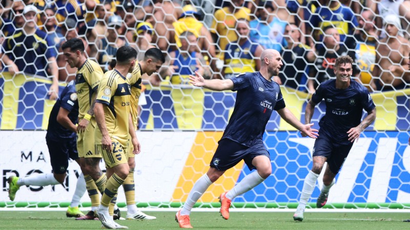 Christian Gray, del Auckland City, celebra su gol ante Boca Juniors. Foto EDH/AFP.