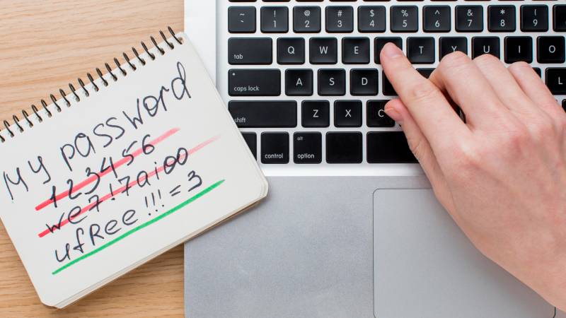 Aunque sea una vez al año hay que hacer una limpieza digital y así reducir riesgos de un ciberataque.  / 