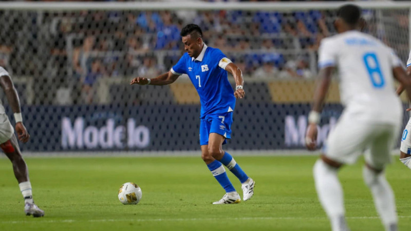 Darwin Ceren 100 partidos Selecta Honduras Copa Oro 02