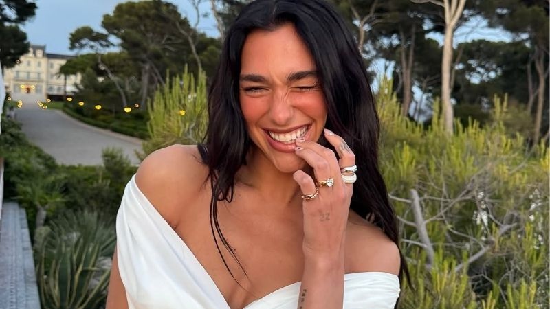 Dua Lipa Anillo Compromiso