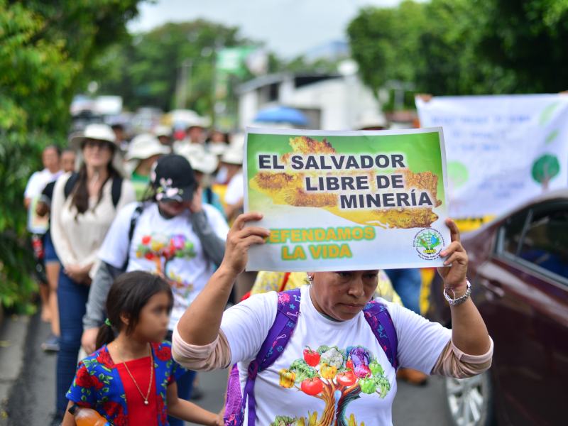 Caminata ecológica realizada por el movimiento franciscano de la iglesia católica junto a organizaciones ambientalistas.