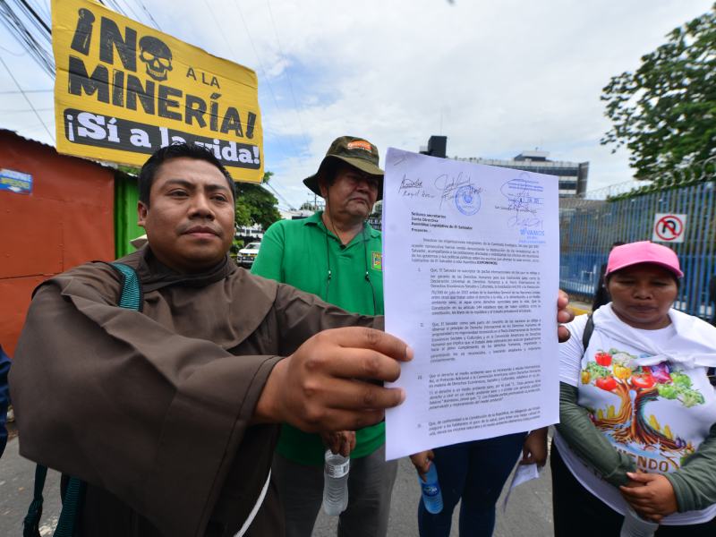 Caminata ecológica realizada por el movimiento franciscano de la iglesia católica junto a organizaciones ambientalistas.