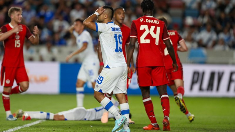 Emerson Mauricio de El Salvador se lamenta una jugada ante Canada en la Copa Oro 2025. Foto: Cortesía FESFUT - La Selecta