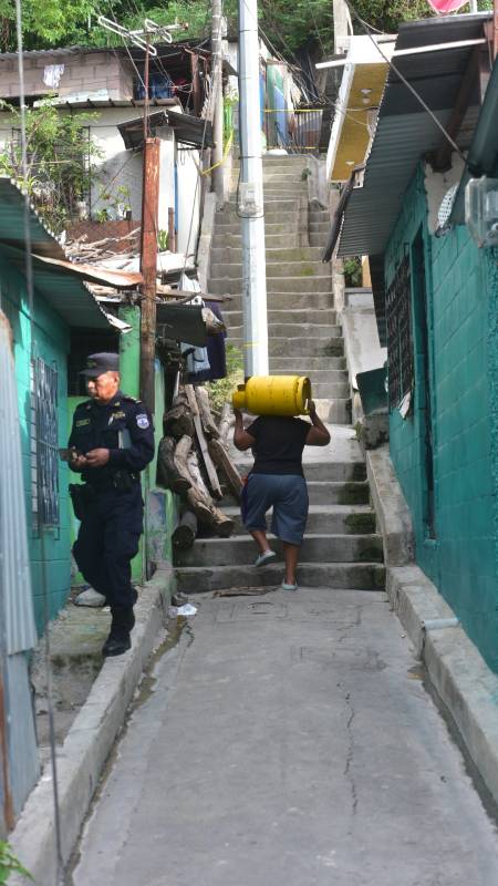 Femenicidio-Colonia-Ciudad Credisa-10 de Octubre- Soyapango- Mujer- Vereda-No Identificada