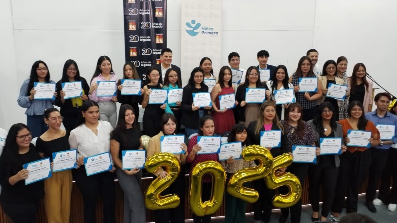 La Fundación La Niñez Primero y Fundación Gloria Kriete, celebraron la graduación de 29 estudiantes del Diplomado en intervención terapéutica con enfoque lúdico para niñez y adolescencia. / 