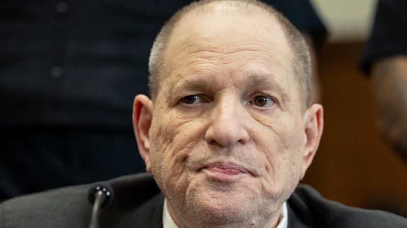 Harvey Weinstein aseguró estar arrepentido de "actuar inmoralmente" a lo largo de su carrera, pero matizó que "nunca de forma ilegal".