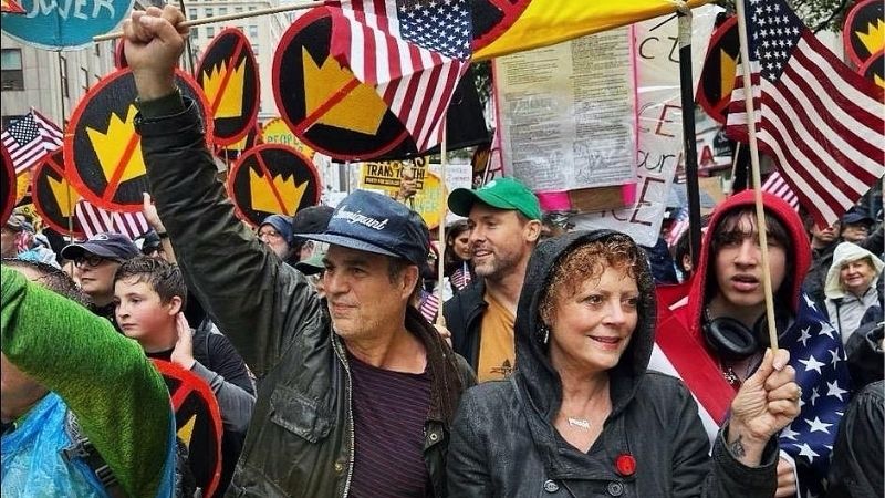 Mark Ruffalo en protesta