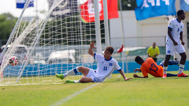 Nathan Ordaz, de El Salvador en partido ante Anguila por la Eliminatoria Mundialista hacia la Copa del Mundo Norteamérica 2026. Foto: Cortesía La Selecta-FESFUT