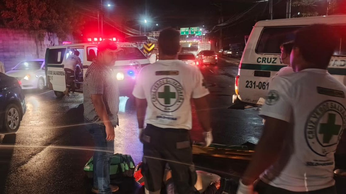 Socorristas no pudieron hacer anda por salvar la vida del hombre. Foto: Cruz Verde