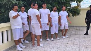 Envían a prisión a 13 acusados de hacerse pasar como policías y soldados para cometer robos