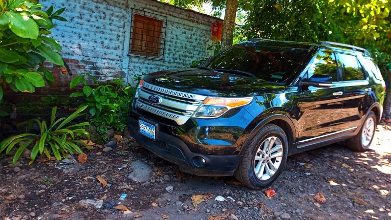 Vehículo incautado tras allanamiento a la casa de Yonathan Josué Obando Pleitez. Foto: PNC