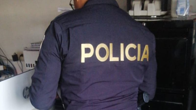 Las autoridades realizaron un allanamiento en las viviendas de los detenidos. Foto EDH / Cortesía FGR.