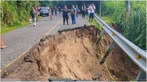 El paso vehicular se encuentra cerrado. Foto / Cortesía Alcaldía Cuscatlán Sur