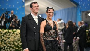 Dua Lipa y Callum Turner