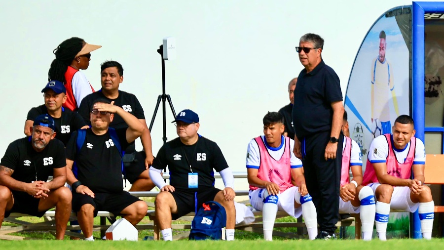 hernan dario gomez bolillo el salvador selecta anguila 03