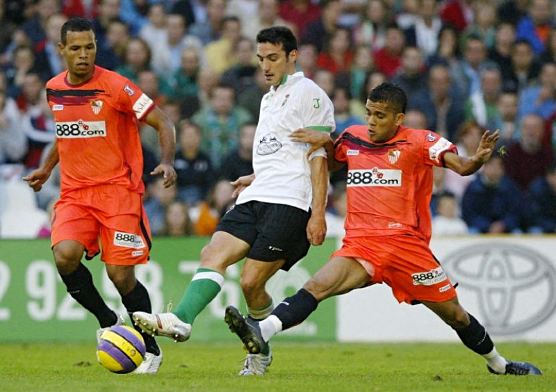 luis fabiano lionel scaloni dani alves racing sevilla miguel cavada diez