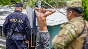 Desde la madruigada del sábado Bukele impuso un cerco militar y policial en San Bartolo. Foto: Cortesía