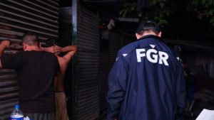 Autoridades hicieron allanamientos en Usulután, La Libertad, y San Salvador. Foto: Referencia/FGR