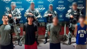 El ministro Gustavo Villatoro señaló directamente a los jóvenes de estar vinculados al homicidio, aunque tras la audiencia solo seguirán detenidos por agrupaciones ilícitas. Foto: X/@Vi11atoro