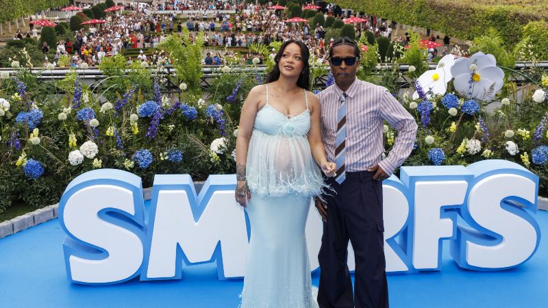 Rihanna y Rakim Athelaston Mayers, alias ASAP Rocky, fotografiados en el estreno mundial de la nueva película "Los Pitufos", en Bruselas.