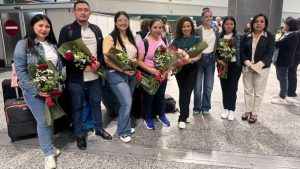 Profesionales salvadoreños en enfermería  viajan a Italia como parte de programa de migración laboral