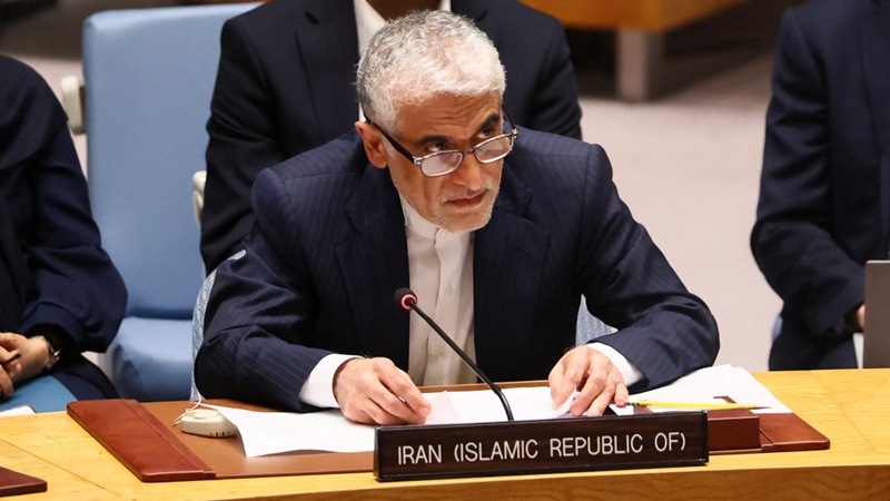 El embajador Amir Saeid Iravani, Representante Permanente de Irán ante la ONU, durante una reunión del Consejo de Seguridad de las Naciones Unidas habló sobre amenazas a la paz y la seguridad internacionales, celebrada en la sede de las Naciones Unidas el 22 de junio de 2025 en la ciudad de Nueva York.  Foto AFP