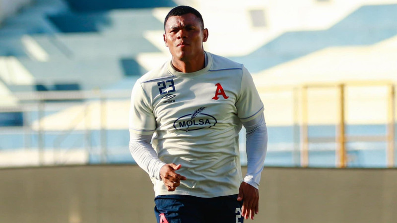 El volante Michell Mercado, en el entreno de Alianza, tras ser ya salvadoreño. Foto: Cortesía Alianza FC