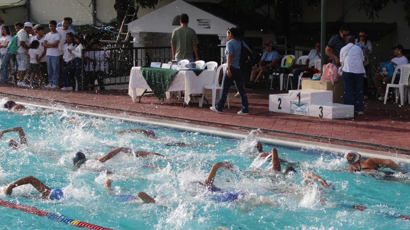 Actividades del primer torneo de clubes de natación del Colegio Medico, por el aniversario de su fundación. Foto: Cortesía Colegio Médico