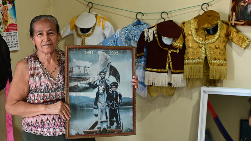 11 de julio de 2025 Elvira, costurera de Santiago Apostol, santo patrono del distrito de Apastepeque, de La Uni—n Centro, donde se realizan las fiestas en su honor desde el 15 al 25 de julio. Foto EDH/Emerson Del Cid