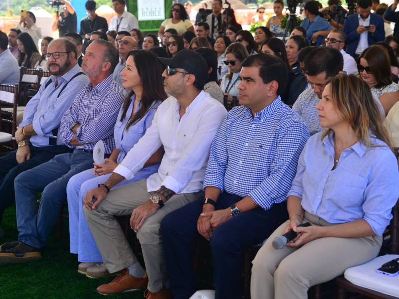 Presentación de torres de apartamentos Garden Towers, en la autopista Comalapa, por Grupo Roble.