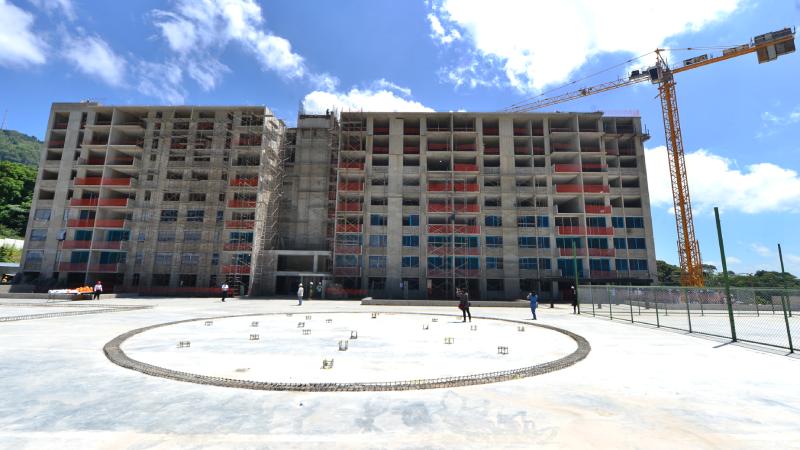 Presentación de torres de apartamentos Garden Towers, en la autopista Comalapa, por Grupo Roble.