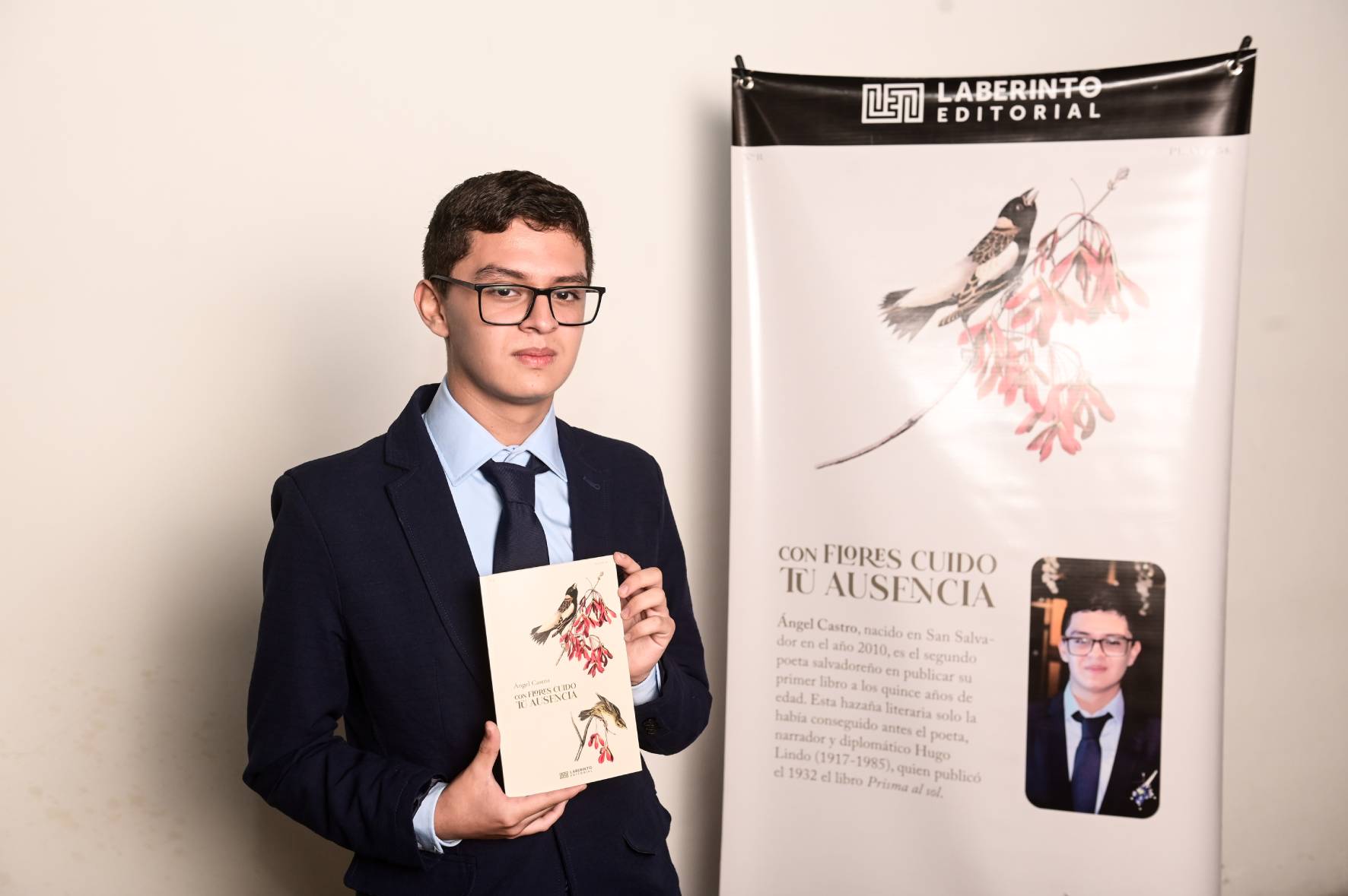 Ángel Castro, a sus 15 años, ya publicó su primer libro de poesía.
Foto: EDH/ Francisco Rubio / 