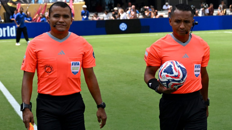 Ivan Barton Mundial de Clubes 02