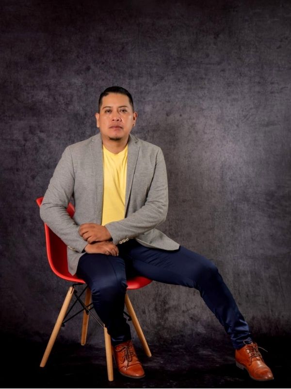 Luis Álvarez, diseñador El Salvador