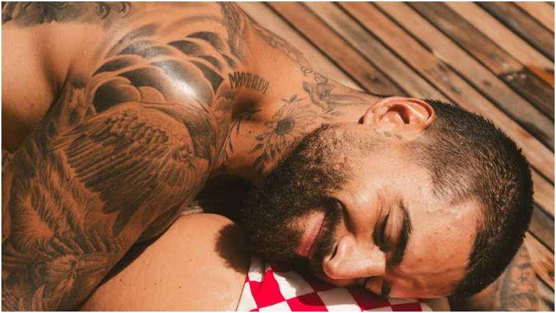 Maluma- Bronceador