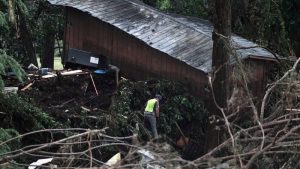 Más de 80 muertes por inundaciones en Texas, campamento confirma 27 víctimas