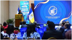 UEES lanza especialidades odontológicas