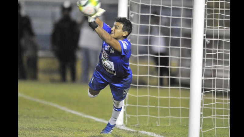 William Torres Platense portero Apertura 2025