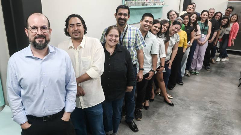 Federico Harrison rector de Escuela Mónica Herrera