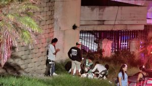 Hombre cayó desde El Faro, en El Puerto de La Libertad. Foto EDH / Cortesía Cruz Verde Salvadoreña.