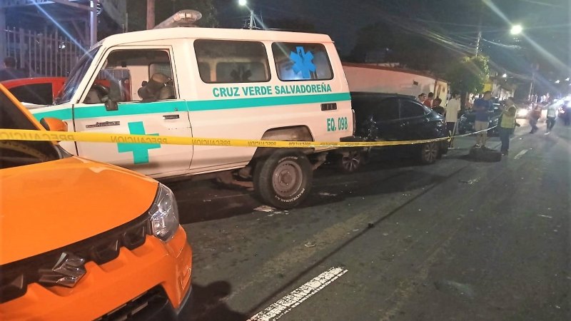 El equipo de socorristas se dirigía a atender una emergencia y con la sirena activa. Foto: Cortesía