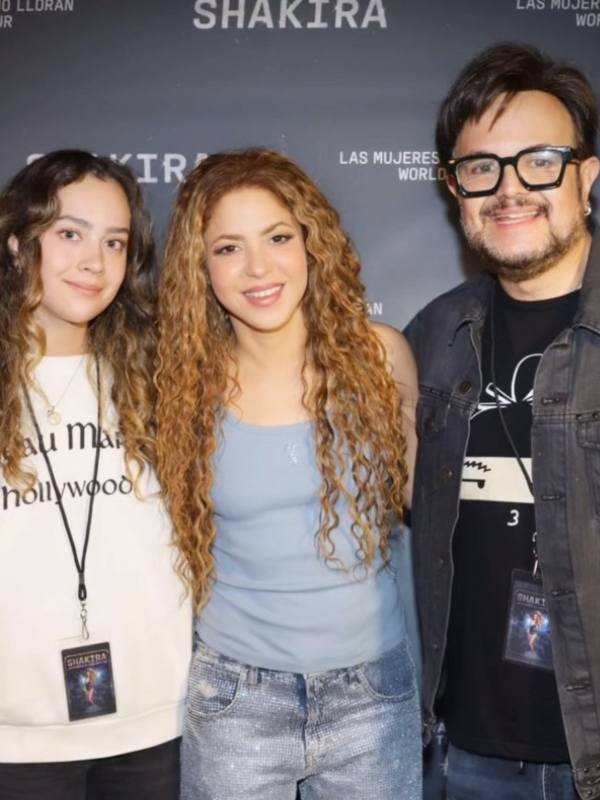 Shakira y Aleks Syntek